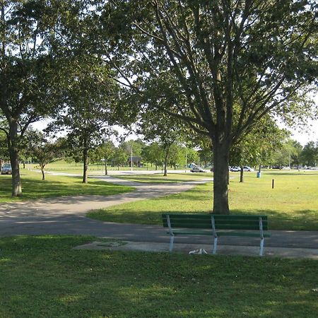 Jones Beach Hotel Wantagh Ngoại thất bức ảnh